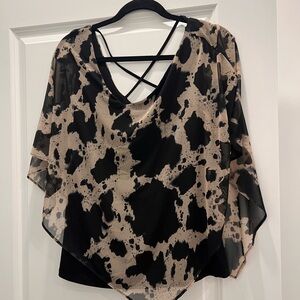 Frank Lyman Design Black and Tan Asymmetrical Batwing Blouse